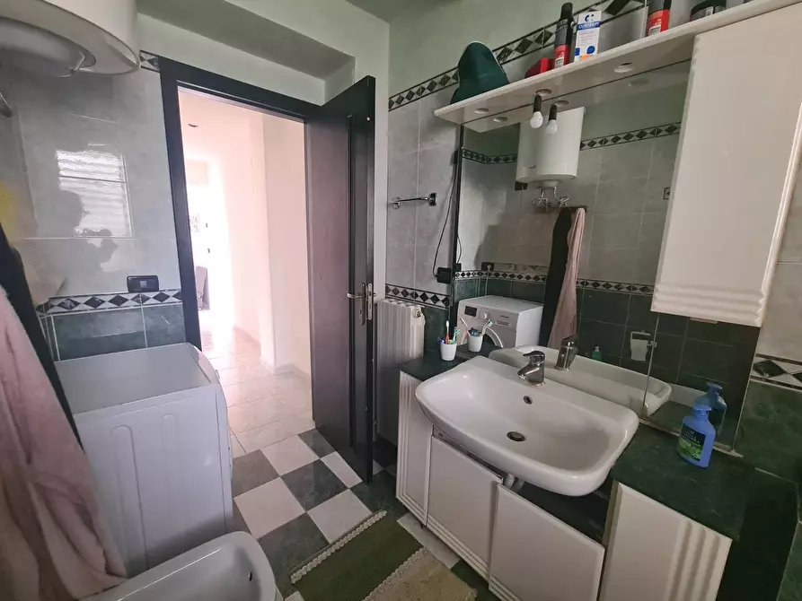 Immagine 14 di Casa indipendente in vendita  in via Formia a Catanzaro