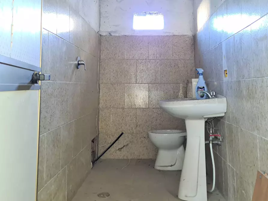 Immagine 4 di Capannone industriale in vendita  in Via Istria a Catanzaro