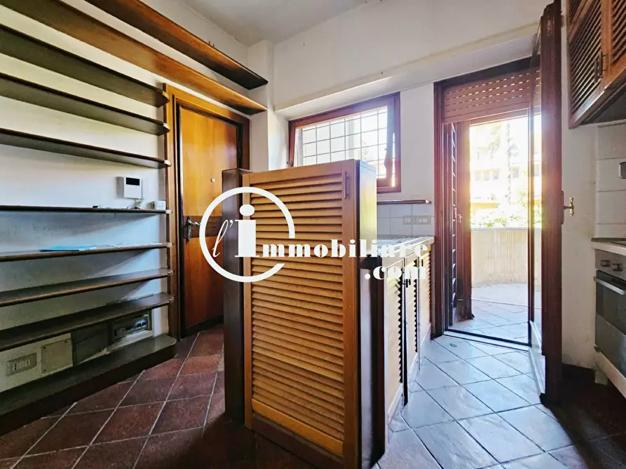 Immagine 3 di Appartamento in vendita  in VIA CASSIA a Roma