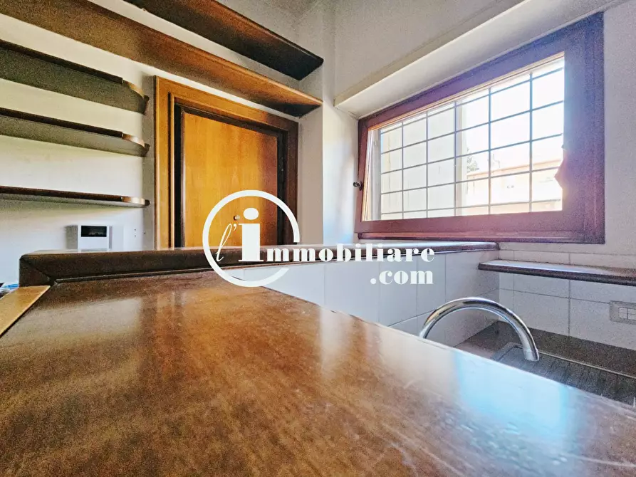 Immagine 2 di Appartamento in vendita  in VIA CASSIA a Roma