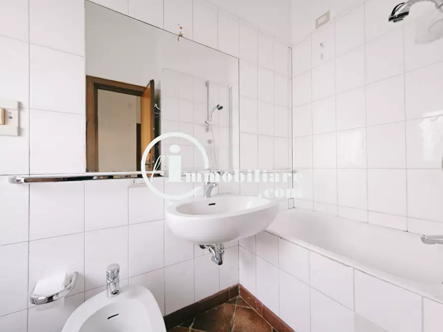 Immagine 21 di Appartamento in vendita  in VIA CASSIA a Roma