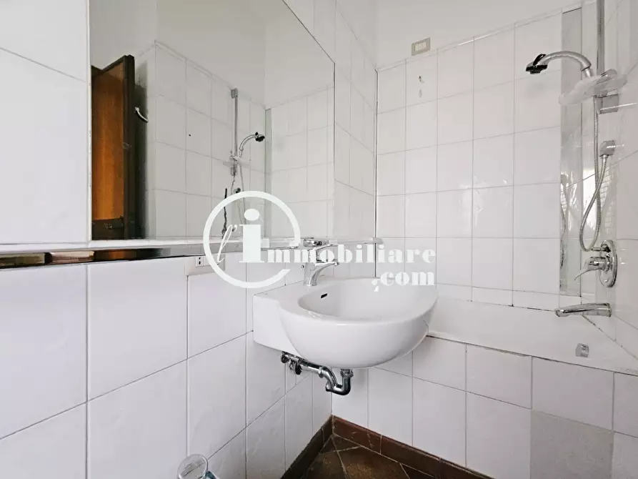 Immagine 22 di Appartamento in vendita  in VIA CASSIA a Roma