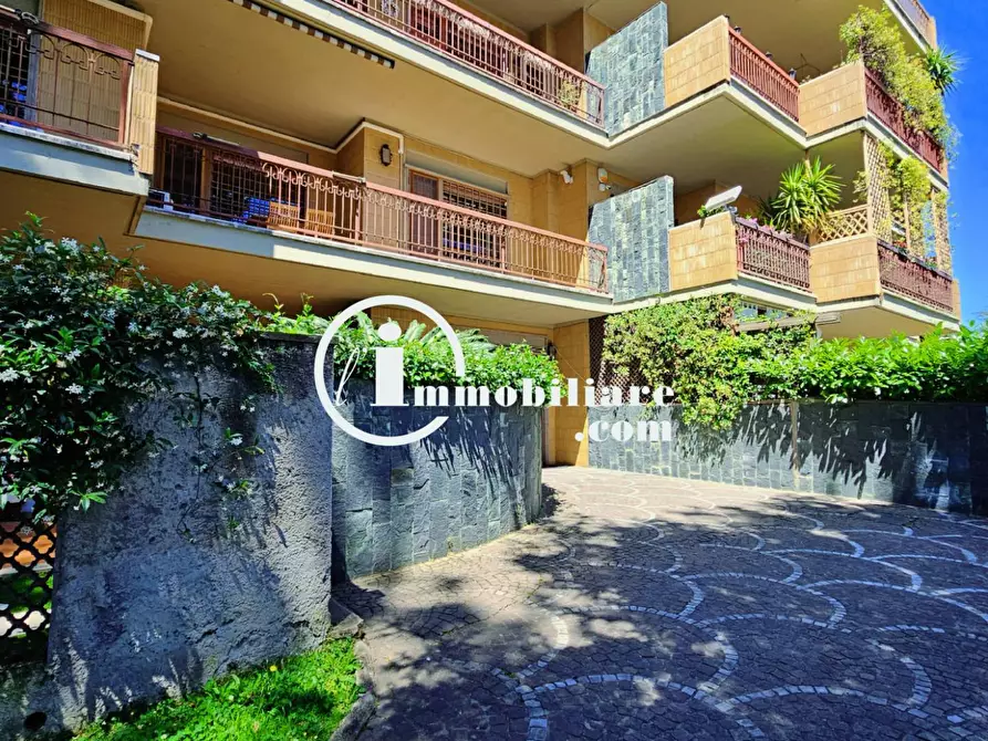 Immagine 28 di Appartamento in vendita  in VIA CASSIA a Roma