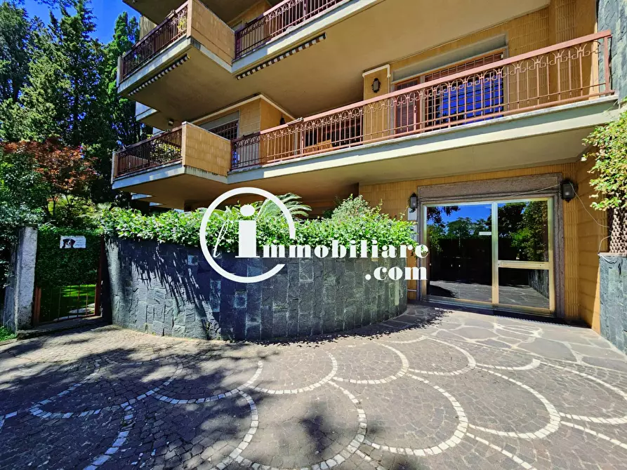 Immagine 29 di Appartamento in vendita  in VIA CASSIA a Roma