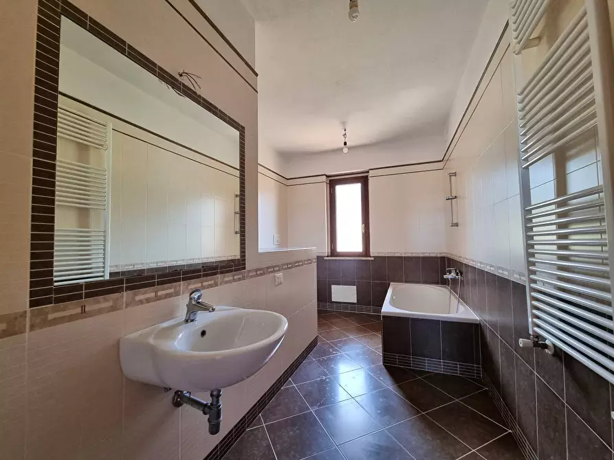 Immagine 12 di Villetta a schiera in vendita  in Via 11 Settembre a Montepaone