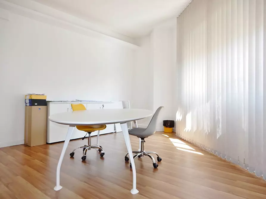 Immagine 1 di Ufficio in affitto  in via Alcide De Gasperi a Catanzaro