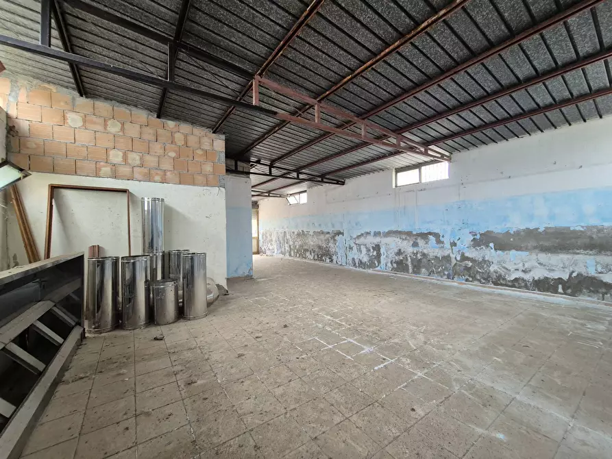 Immagine 5 di Capannone industriale in vendita  in Via Istria a Catanzaro