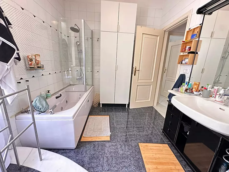 Immagine 23 di Villa in vendita  in Via Donizetti a San Nicola La Strada