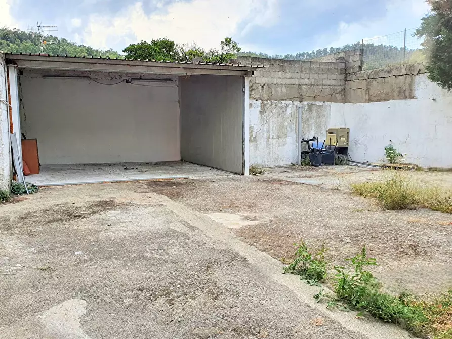 Immagine 9 di Magazzino in vendita  in Via Istria a Catanzaro