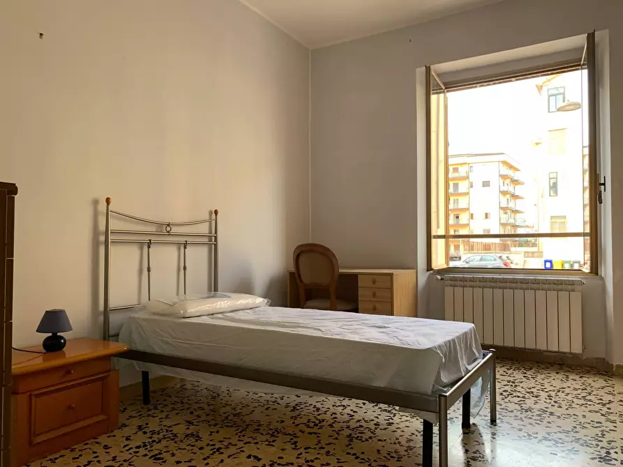 Immagine 14 di Camera in affitto  in via Alberto De Nobili a Catanzaro