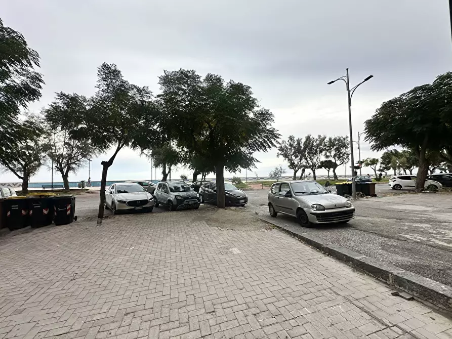 Immagine 7 di Negozio in vendita  in Via Lungomare Stefano Pugliese a Catanzaro