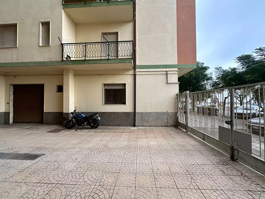 Immagine 4 di Negozio in vendita  in Via Lungomare Stefano Pugliese a Catanzaro