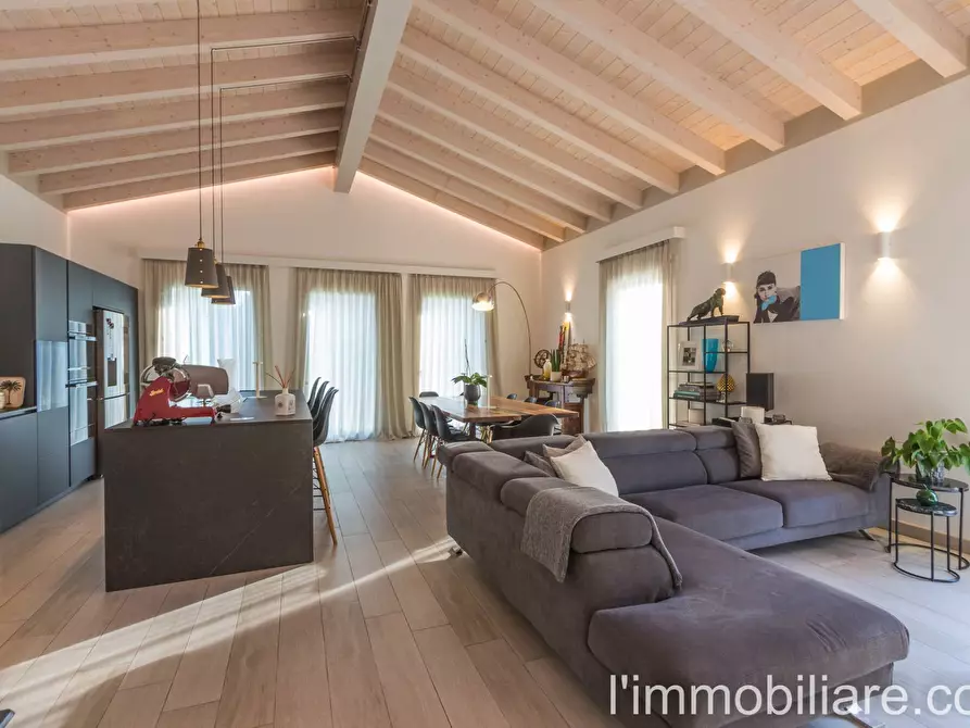 Immagine 1 di Villa in vendita  in Via Francesco Paiola a Verona