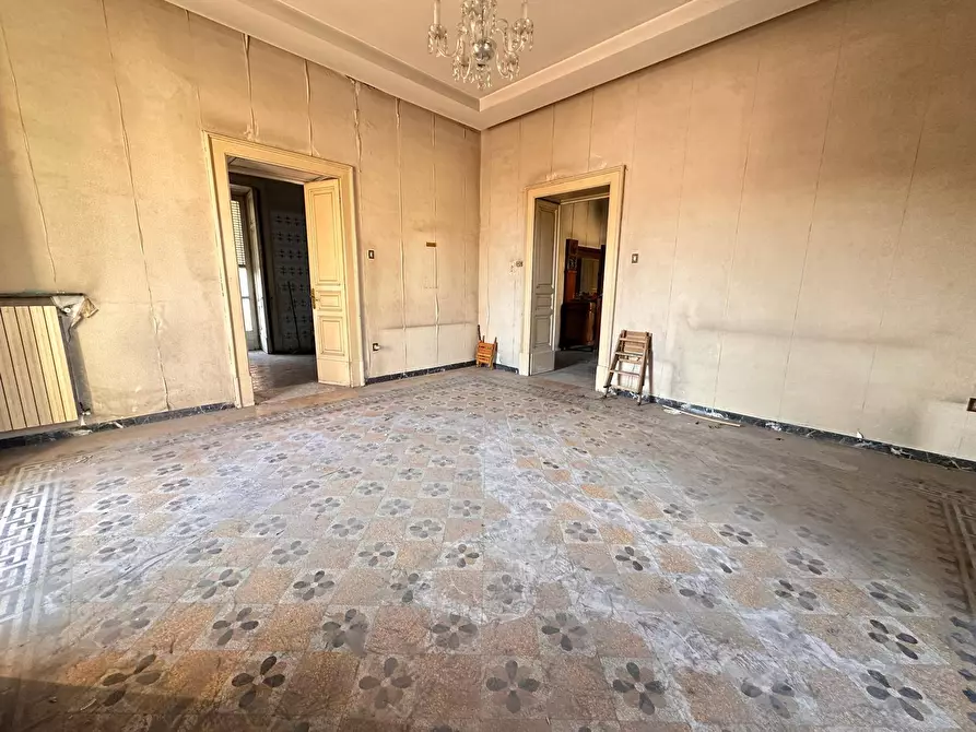 Immagine 2 di Palazzo in vendita  in Via Roma a Melito Di Napoli