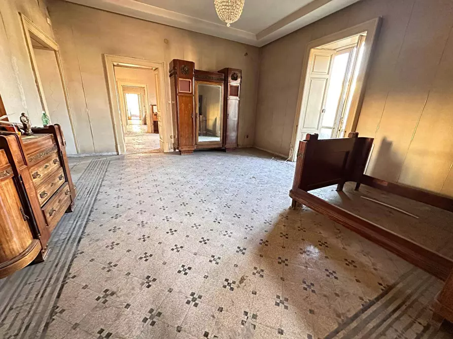 Immagine 9 di Palazzo in vendita  in Via Roma a Melito Di Napoli