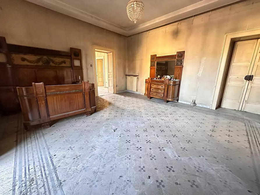 Immagine 8 di Palazzo in vendita  in Via Roma a Melito Di Napoli