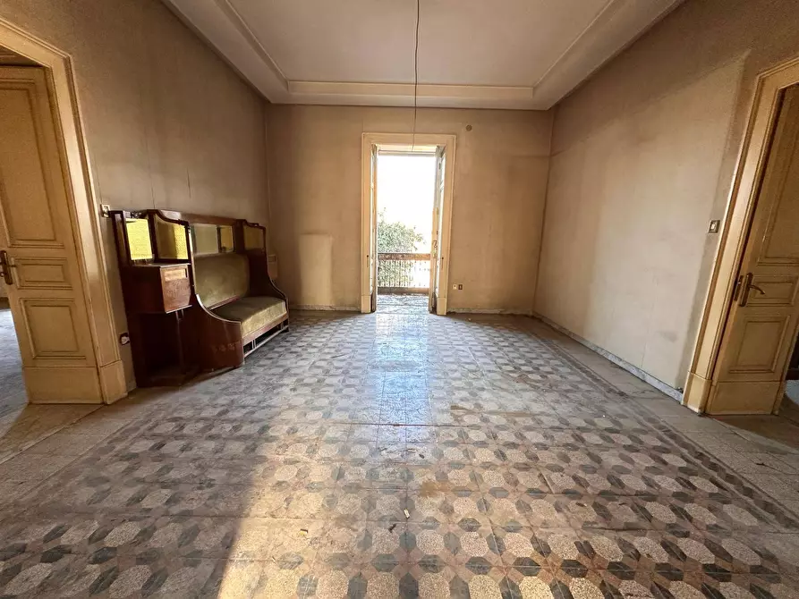 Immagine 14 di Palazzo in vendita  in Via Roma a Melito Di Napoli