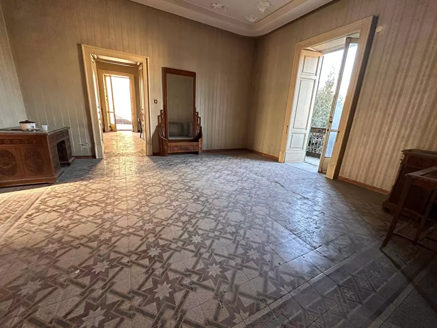 Immagine 15 di Palazzo in vendita  in Via Roma a Melito Di Napoli