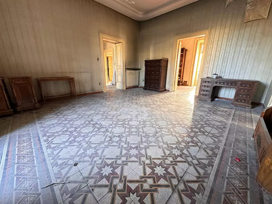 Immagine 20 di Palazzo in vendita  in Via Roma a Melito Di Napoli