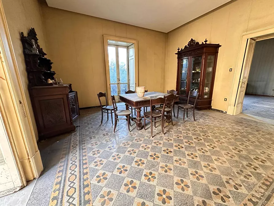 Immagine 24 di Palazzo in vendita  in Via Roma a Melito Di Napoli