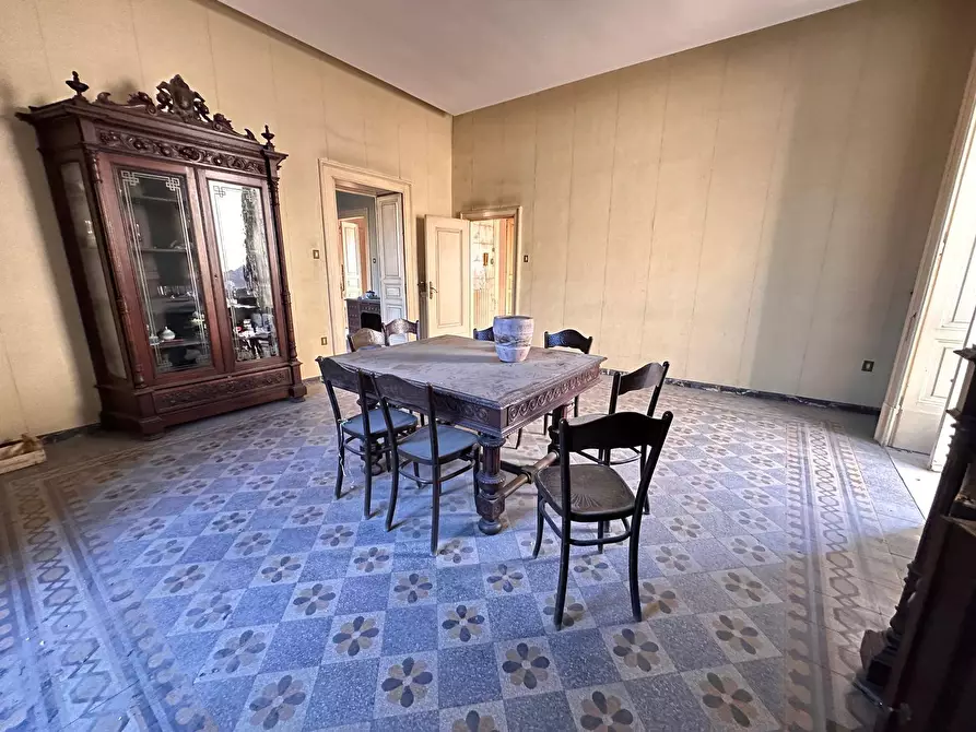 Immagine 25 di Palazzo in vendita  in Via Roma a Melito Di Napoli