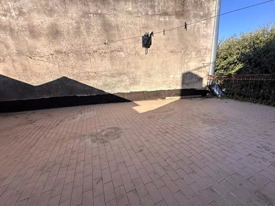 Immagine 29 di Palazzo in vendita  in Via Roma a Melito Di Napoli