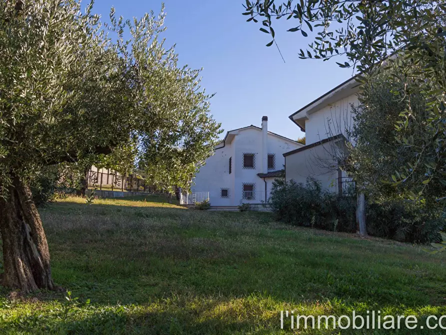 Immagine 2 di Rustico / casale in vendita  in via Pradelle a Verona