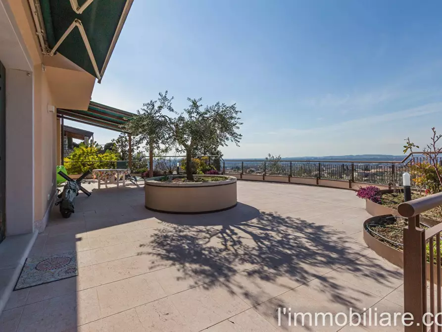 Immagine 10 di Villa in vendita  in Via Degli Archi a San Pietro In Cariano