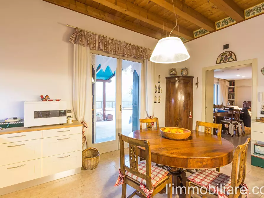 Immagine 14 di Villa in vendita  in Via Degli Archi a San Pietro In Cariano