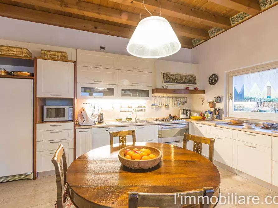 Immagine 15 di Villa in vendita  in Via Degli Archi a San Pietro In Cariano