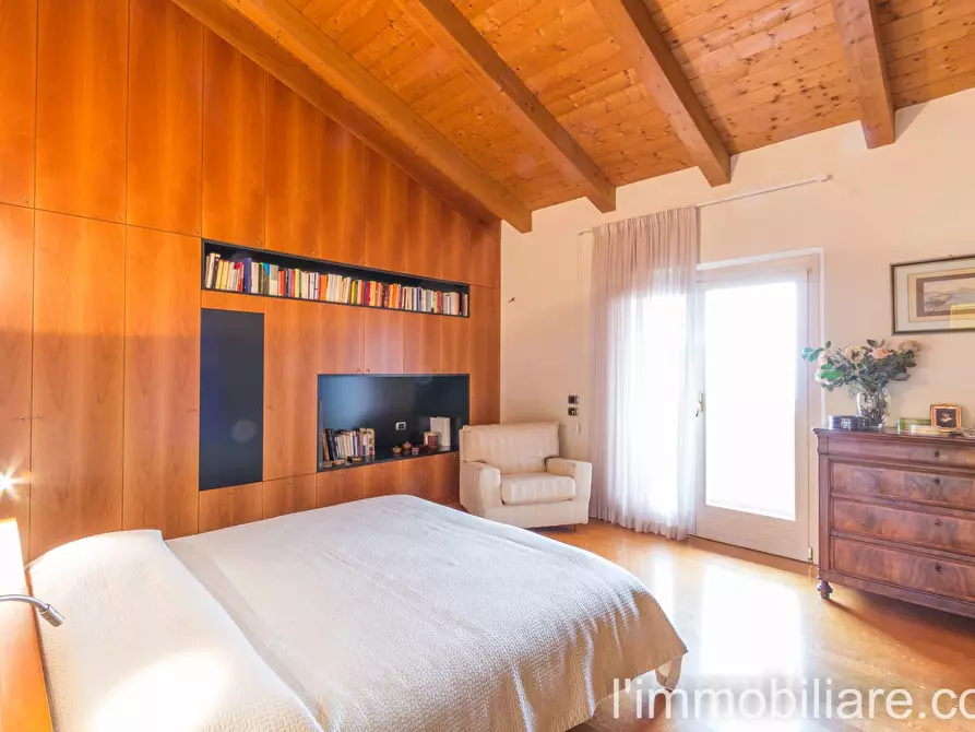 Immagine 21 di Villa in vendita  in Via Degli Archi a San Pietro In Cariano