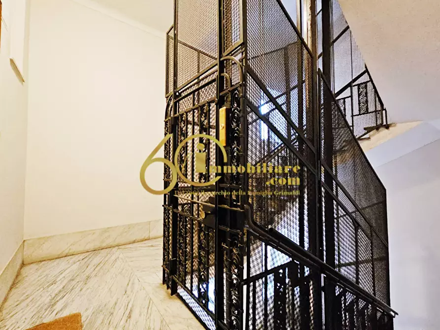 Immagine 30 di Appartamento in vendita  in Viale Regina Margherita a Roma