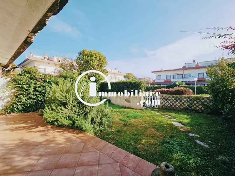 Immagine 7 di Villetta a schiera in vendita  in VIA GIUNONE LUCINA a Santa Marinella