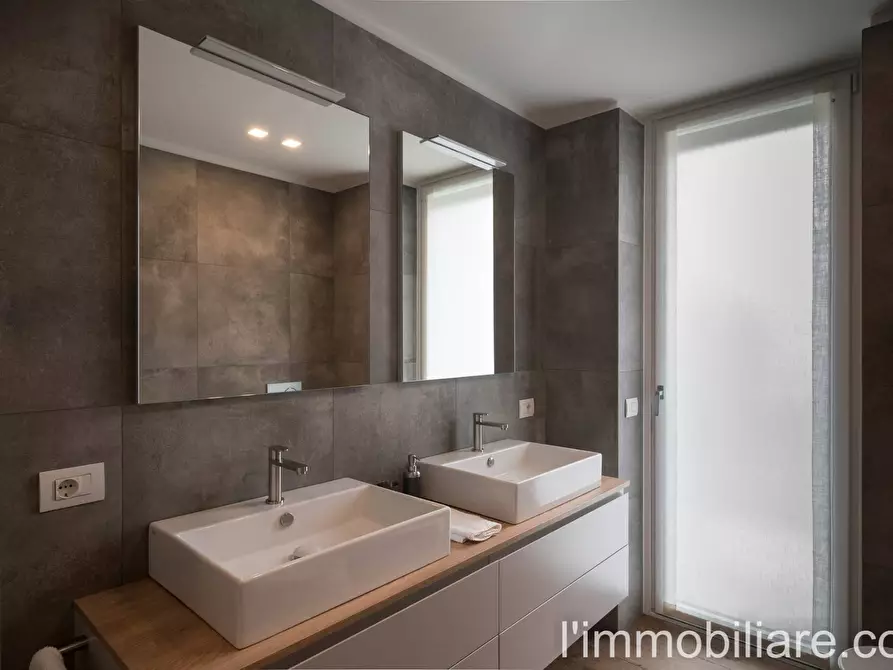 Immagine 8 di Appartamento in vendita  in Largo Marzabotto a Verona