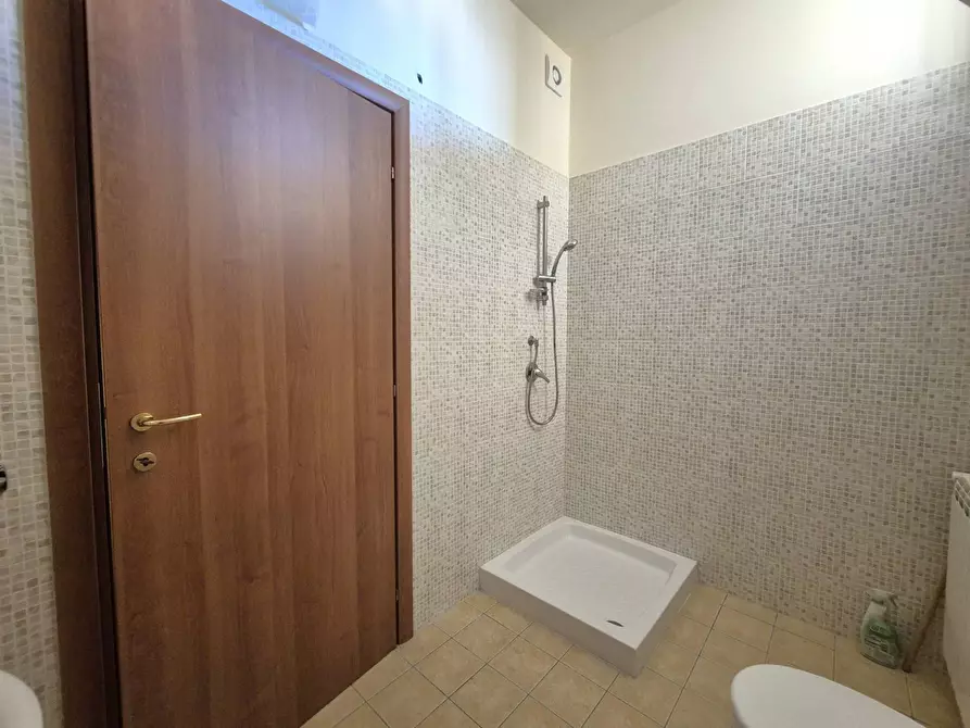 Immagine 9 di Ufficio in affitto  in Viale Crotone a Catanzaro