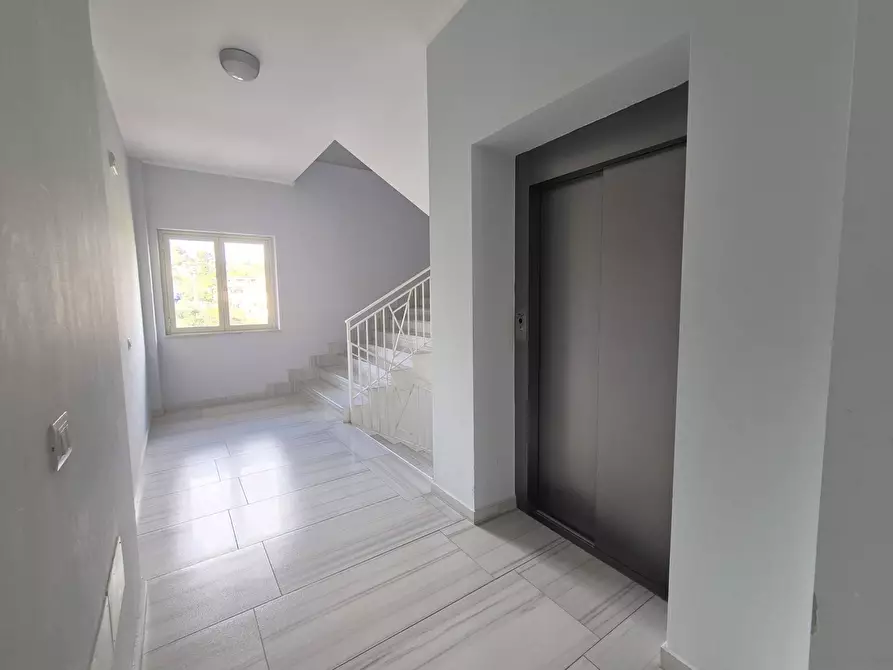 Immagine 11 di Ufficio in affitto  in Viale Crotone a Catanzaro