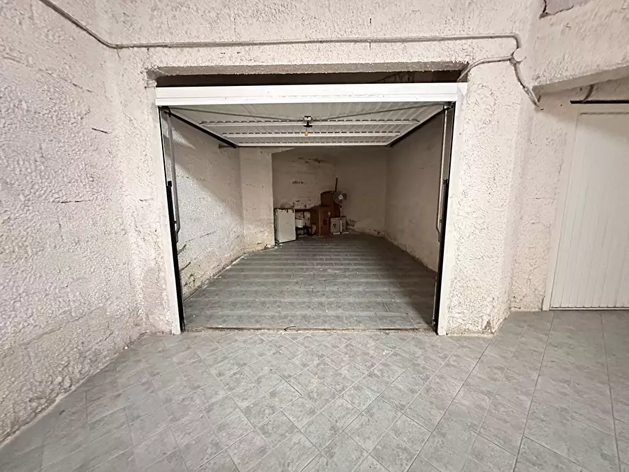 Immagine 30 di Appartamento in vendita  in Via Giuseppe Garibaldi a Casapulla