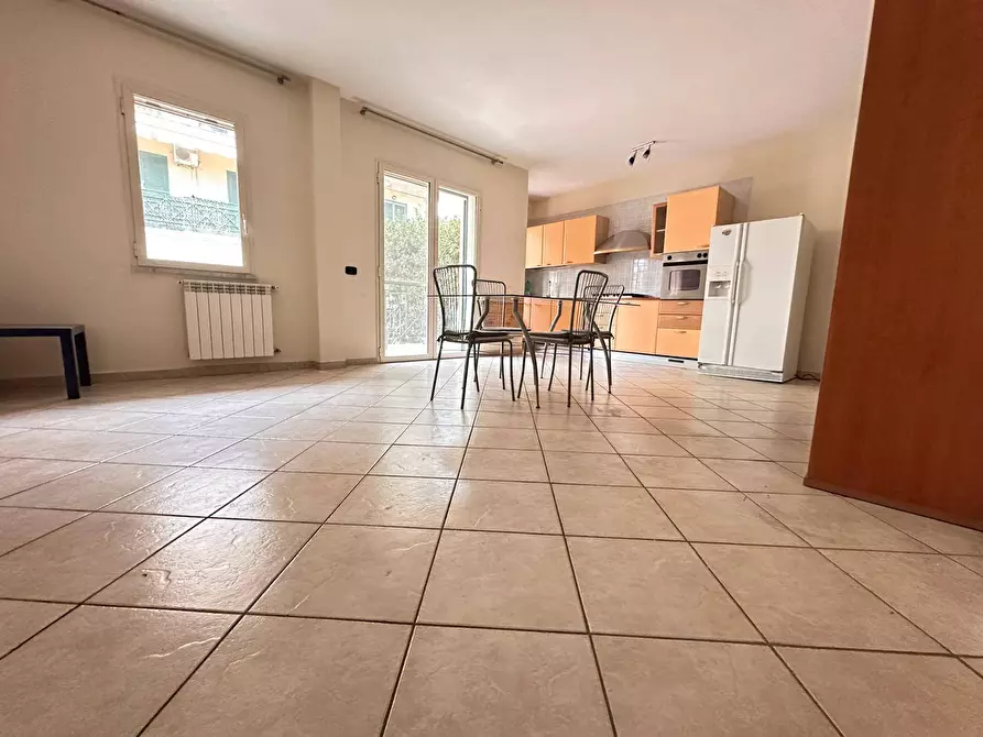 Immagine 1 di Appartamento in vendita  in Via Giuseppe Garibaldi a Casapulla