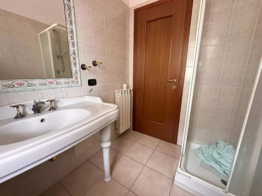 Immagine 18 di Appartamento in vendita  in Via Giuseppe Garibaldi a Casapulla