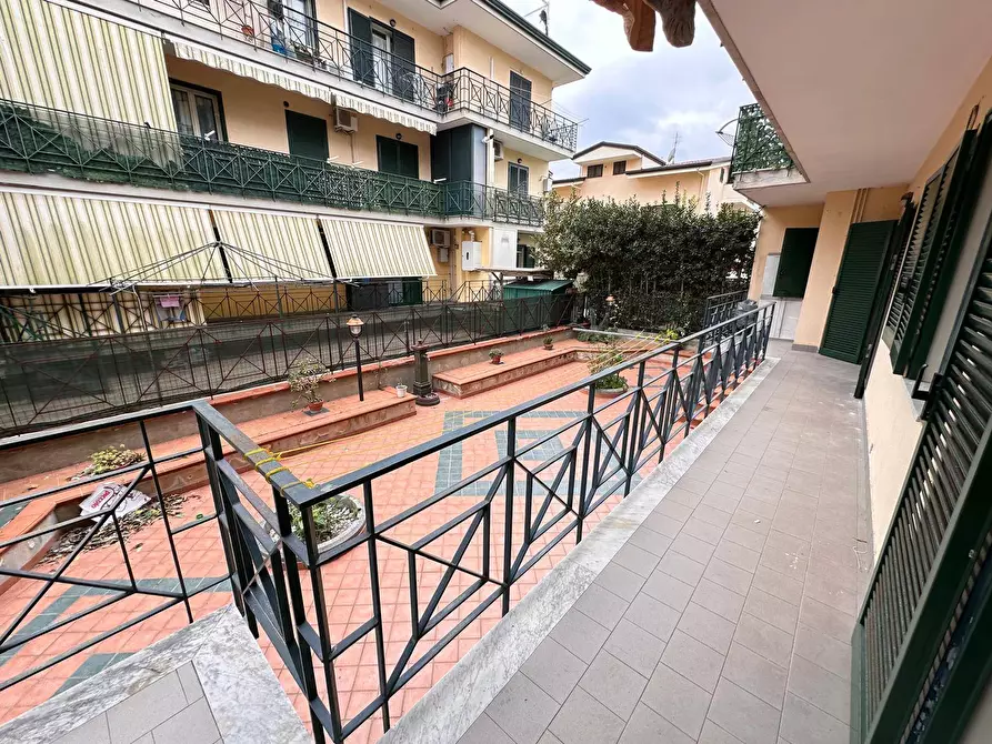 Immagine 11 di Appartamento in vendita  in Via Giuseppe Garibaldi a Casapulla