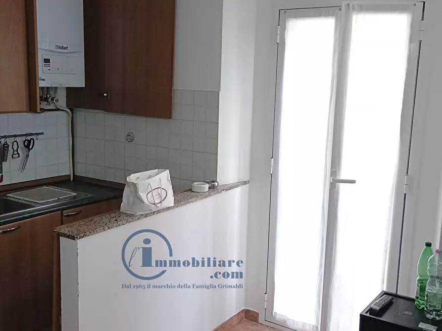 Immagine 4 di Appartamento in affitto  in Via Corsico a Milano