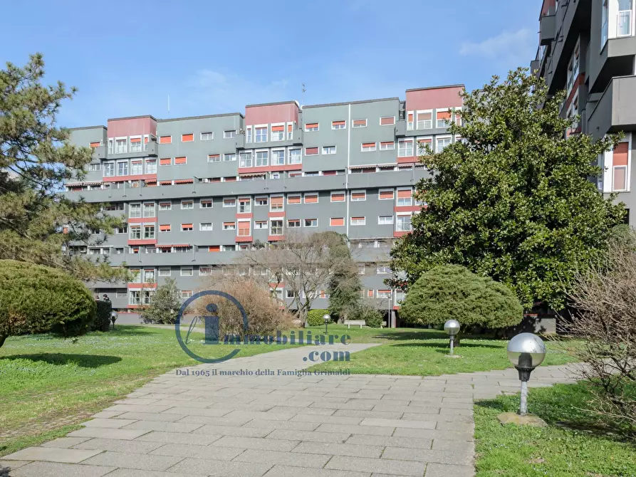 Immagine 2 di Appartamento in affitto  in VIA EUGENIO MONTALE a Milano