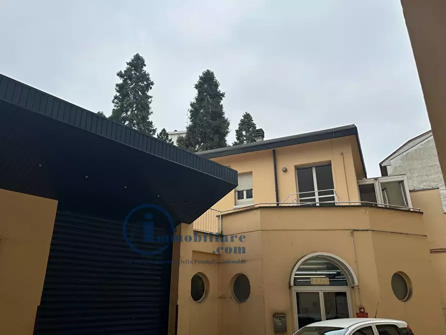 Immagine 6 di Laboratorio in affitto  in via cenisio a Milano