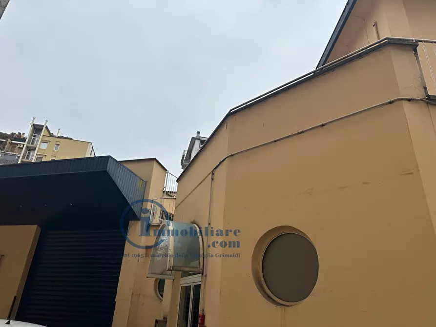 Immagine 7 di Laboratorio in affitto  in via cenisio a Milano
