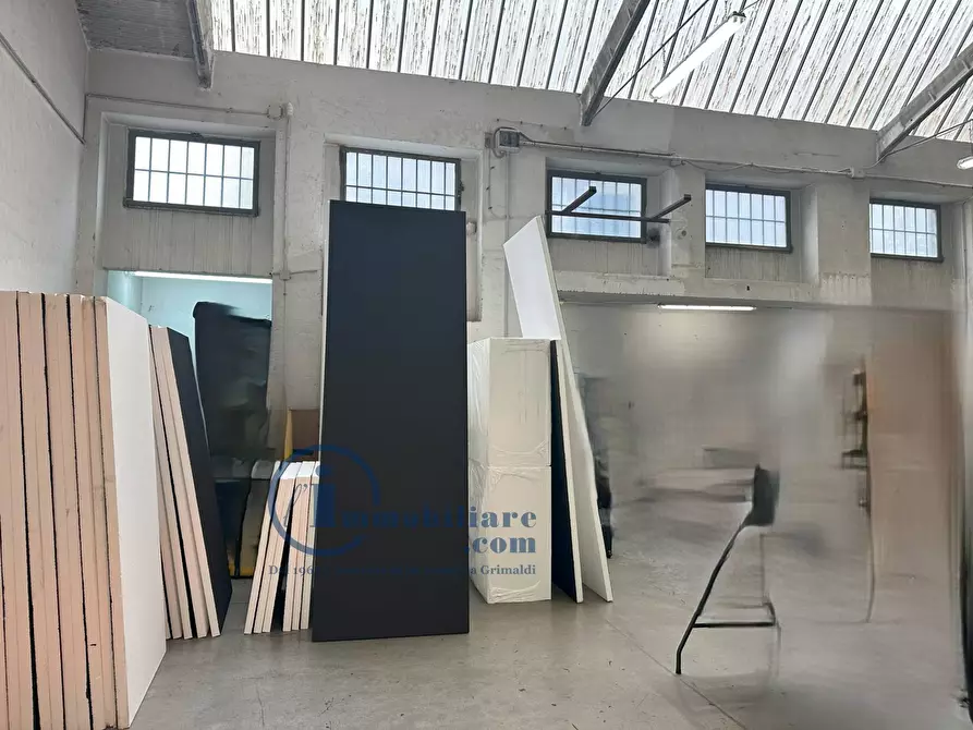 Immagine 15 di Laboratorio in affitto  in via cenisio a Milano