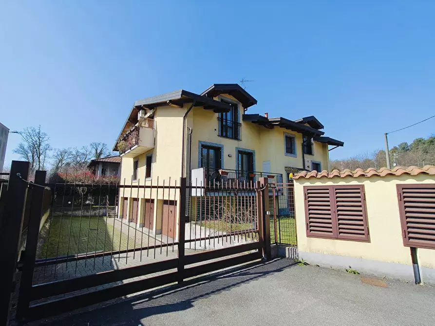 Immagine 20 di Appartamento in vendita  in Via Gian Lorenzo Bernini a Besnate