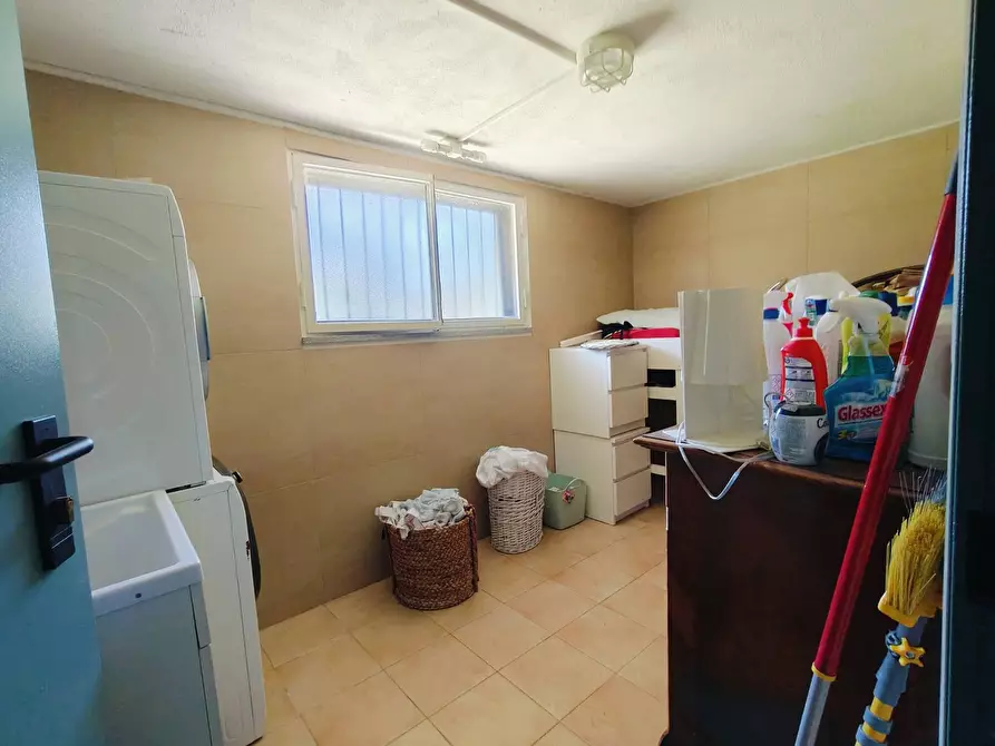 Immagine 16 di Appartamento in vendita  in Via Gian Lorenzo Bernini a Besnate