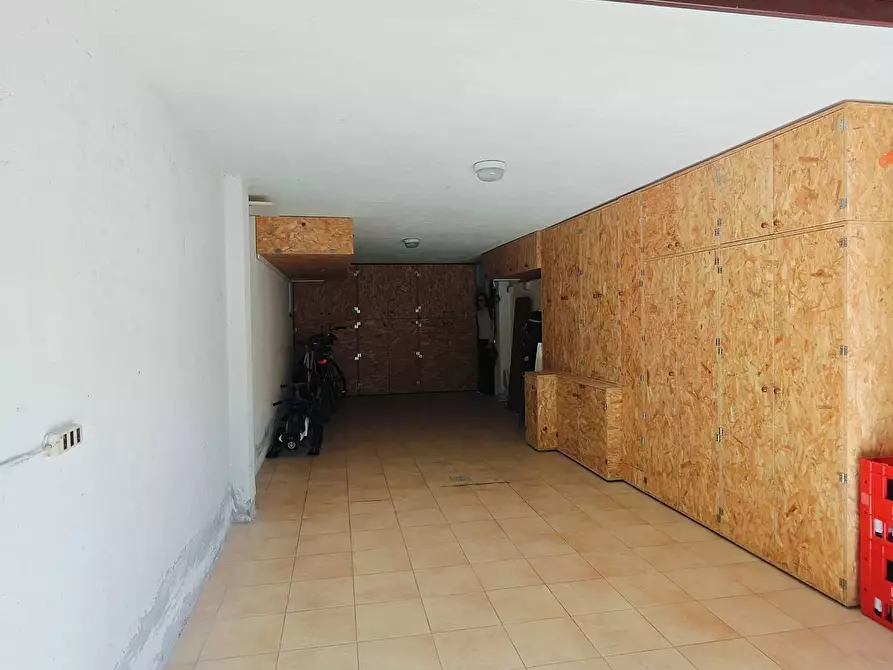 Immagine 17 di Appartamento in vendita  in Via Gian Lorenzo Bernini a Besnate