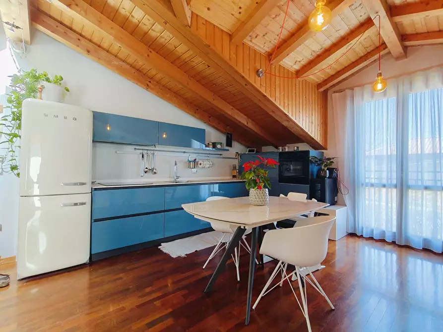 Immagine 2 di Appartamento in vendita  in Via Gian Lorenzo Bernini a Besnate