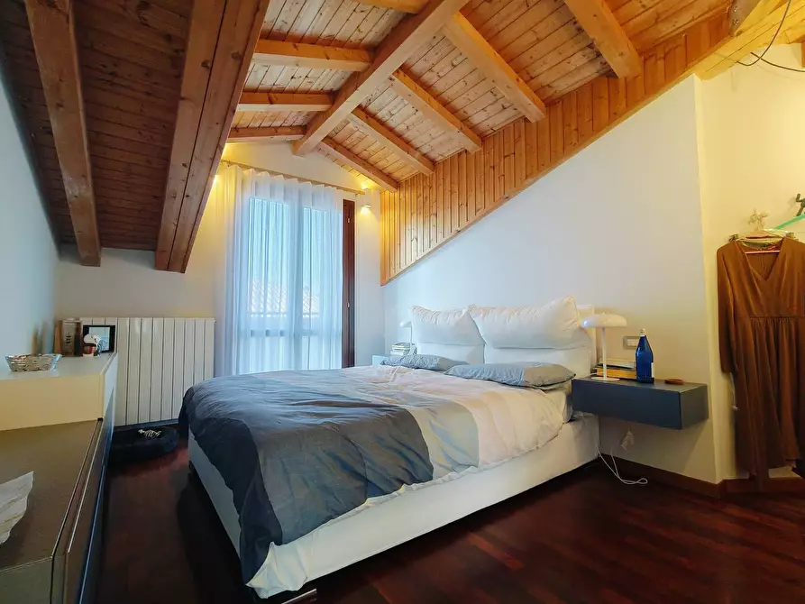 Immagine 13 di Appartamento in vendita  in Via Gian Lorenzo Bernini a Besnate